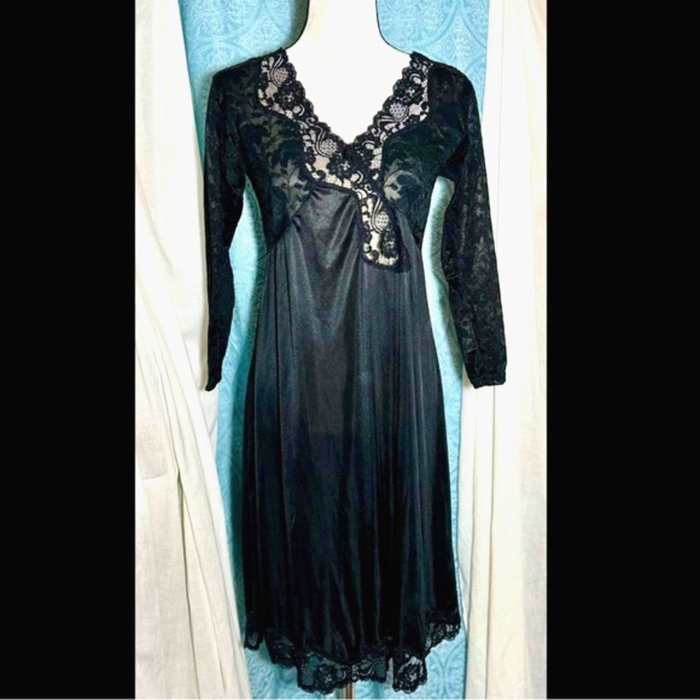 Vintage Whimsygoth Black Nylon Tricot Nightgown Lace Back & 3/4 Sleeves Sz M
